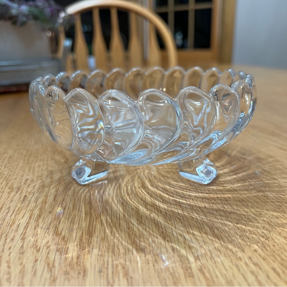 Vintage Fostoria Colony swirl pattern 3 footed glass bowl